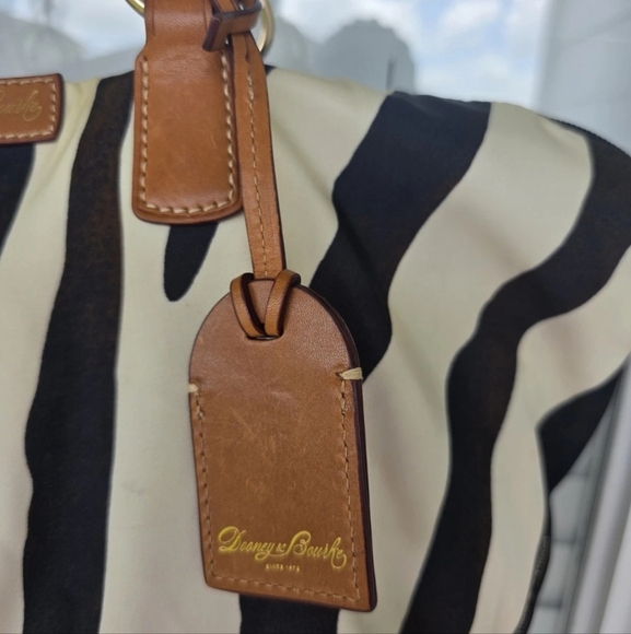 VTG Dooney & Bourke Zebra Print Tote Bag Nylon Leather Trim White Black Brown - Picture 7 of 15